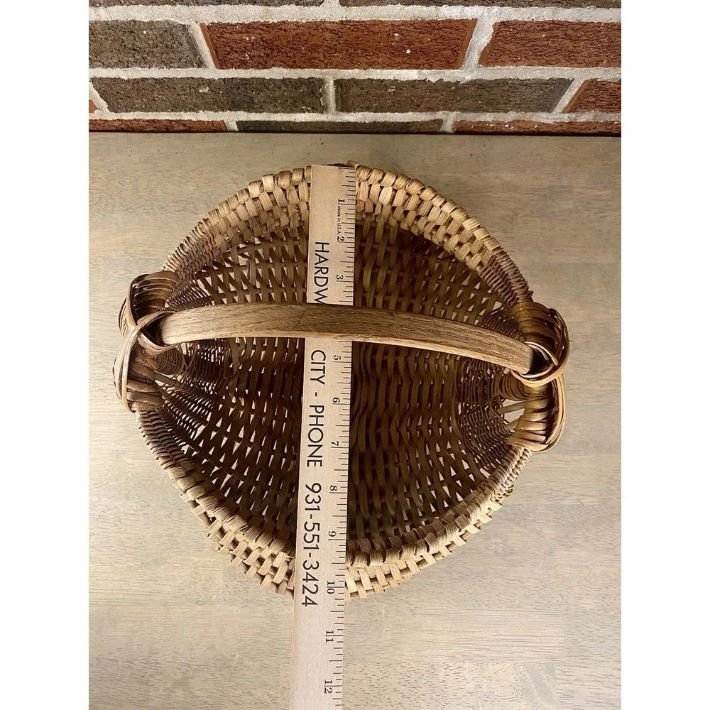 Vintage Primitive Hand Woven Split Oak Buttocks Handle Egg Gathering Basket 1985